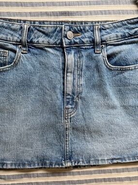 Women’s Light Blue Denim Skirt - Classic Jean Style by Pacsun